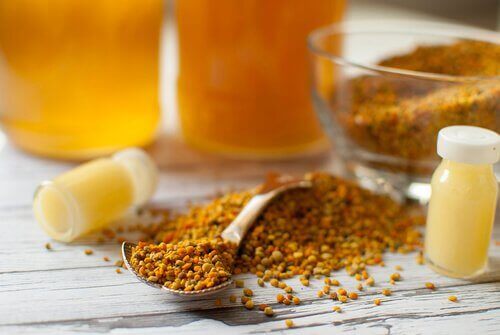 Découvrez 6 bienfaits et propriétés de la gelée royale