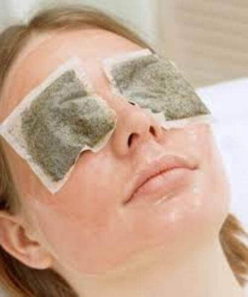 les sachets de camomille contre les poches sous les yeux