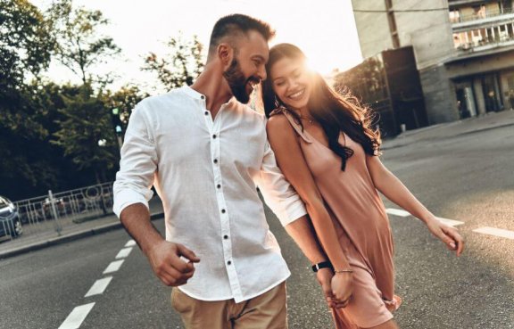 8 choses que les couples durables ont en commun Un-couple-ideal-576x369