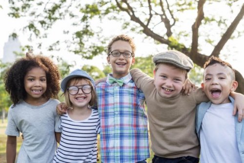 Pourquoi est-il si important d'enseigner aux enfants la valeur de l'amitié ?