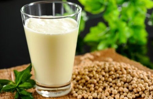 Lait de chanvre : nutriments, bienfaits et recette !
