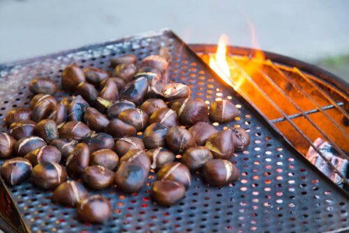 Les châtaignes grillées ou rôties figurent dans nos recettes à base de châtaignes