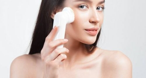 purifier les pores par l'exfoliation