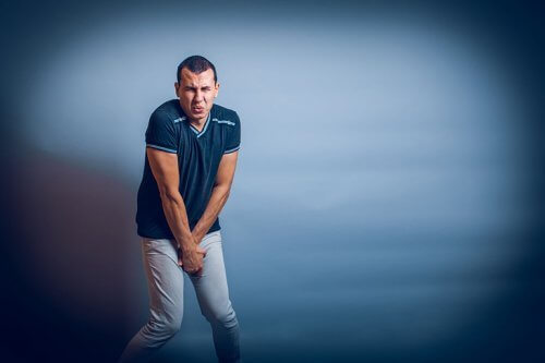 homme souffrant de pubalgie