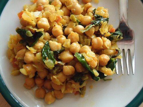assiette de curry de pois chiche