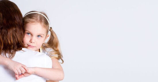 réaffirmer les bons comportements pour éduquer des enfants forts