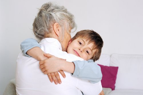 grand-mère et son petit-fils