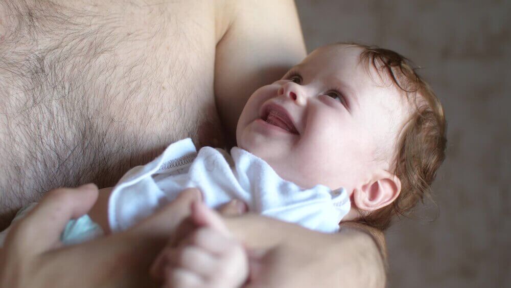 "The Happy Song" pourrait faire rire les bébés