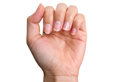 Lutter contre les ongles jaunes