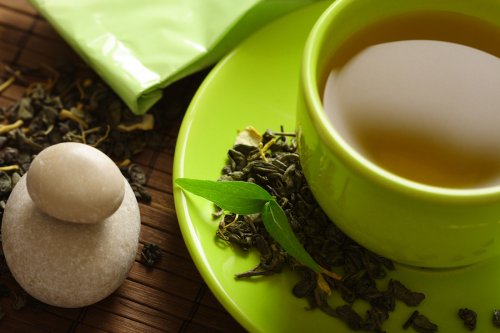 Le thé vert aide-t-il à perdre du poids ? Découvrez-le ici !