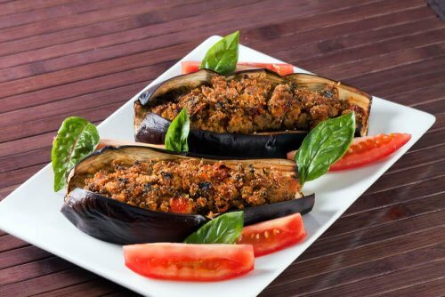 Aubergines farcies aux légumes et à la vinaigrette