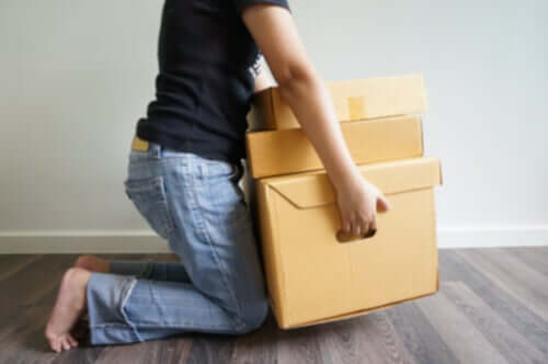 ne pas soulever de charges trop lourdes pour prévenir l'arthrose à partir de 35 ans