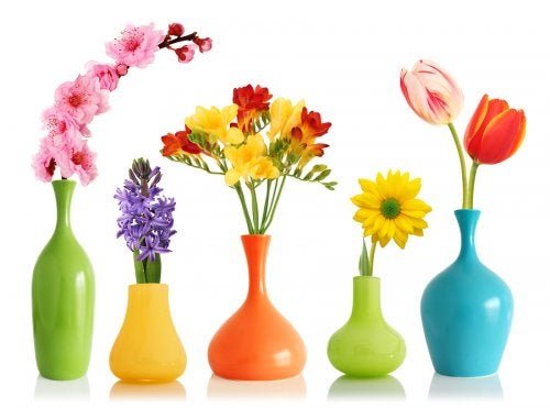 vases décoratifs peints avec de la peinture aérosol