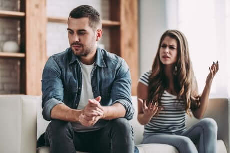 couple qui se dispute à cause de l'anaorgasmie