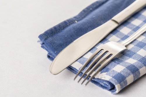 couverts sur un linge