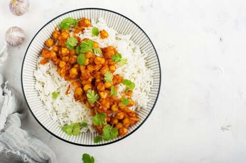 pois chiches au curry avec du riz