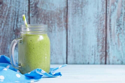 Un smoothie protéiné vert