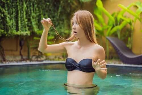 Comment protéger les cheveux du chlore ?