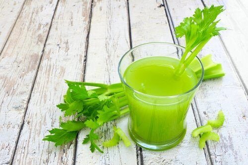 Le jus de céleri : avantages et contre-indications