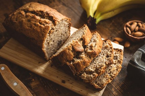 Un gâteau à la banane riche en fibres aux amandes