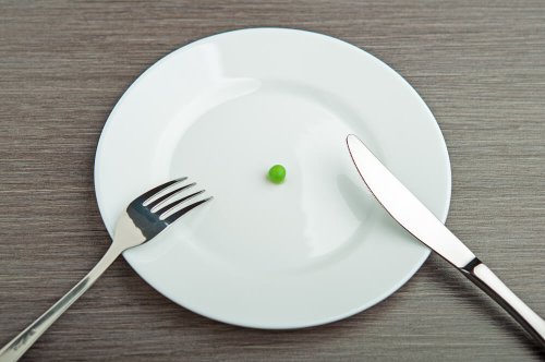 Un petit pois sur une assiette