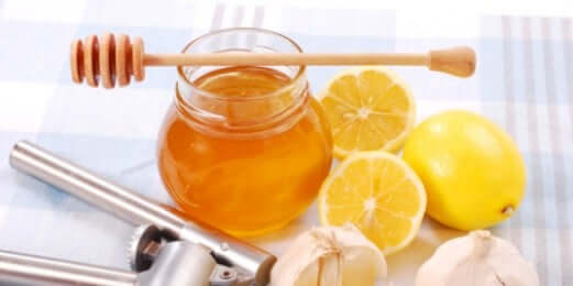 Un remède naturel au miel et au citron