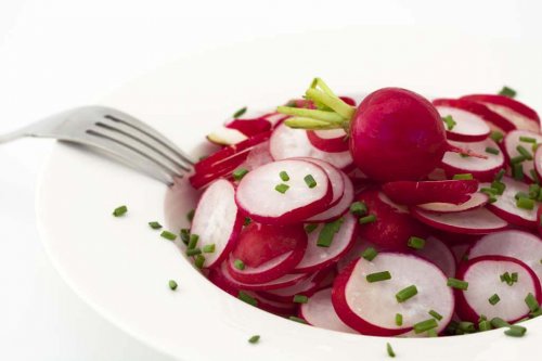 On peut faire le plein de vitamine C en consommant une salade de radis
