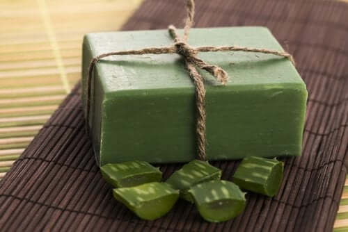 Recette de savon à l'aloe vera sans soude caustique