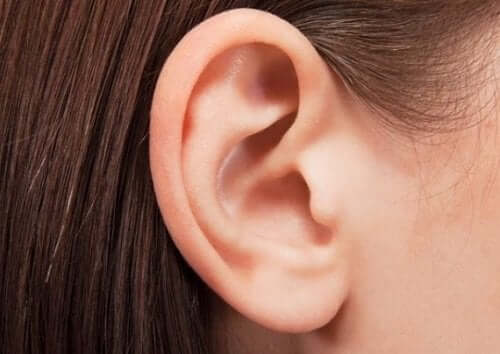 Éliminer les bouchons de cérumen sans endommager les oreilles