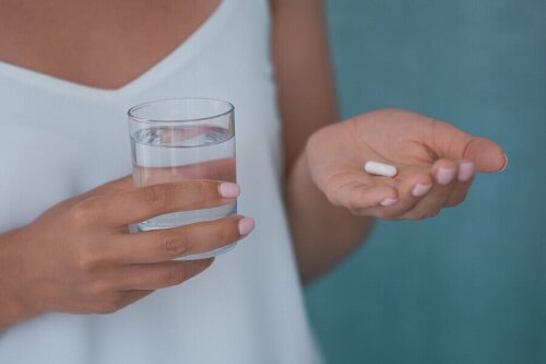 Une femme qui prend de l'olanzapine