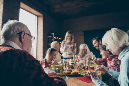 Un repas de famille en décembre