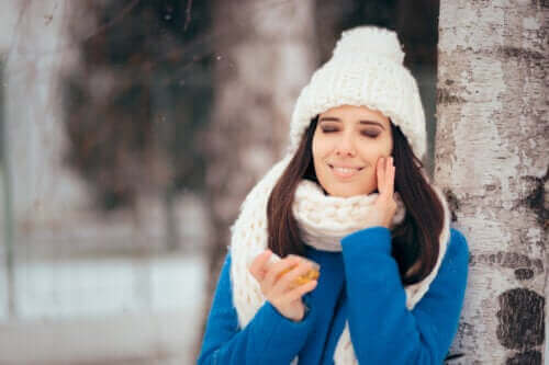 Routine hivernale pour les peaux grasses