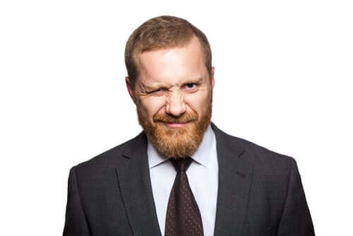 Un homme ayant le syndrome de Gilles de la Tourette