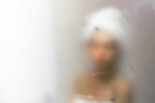 9 choses à ne pas ranger dans la salle de bain