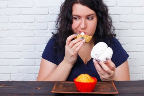 L'anxiété peut se traduire par des crises de boulimie, qui entraînent un certain inconfort digestif