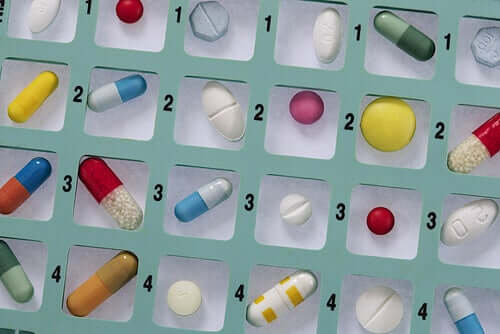 Pourquoi ne faut-il pas s'automédicamenter avec des antibiotiques ?