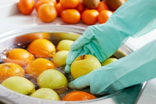 Comment nettoyer les fruits et les légumes en ces temps de coronavirus ?