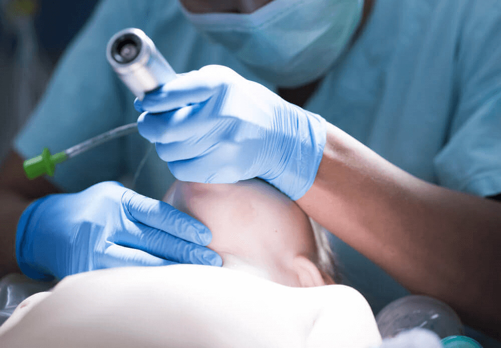 Un patient intubé
