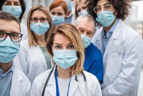 Pourquoi tant de professionnels de la santé sont-ils infectés par le coronavirus ?