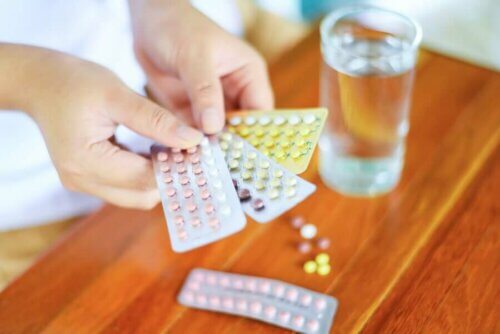 Différents types de pilule contraceptive en plaquettes