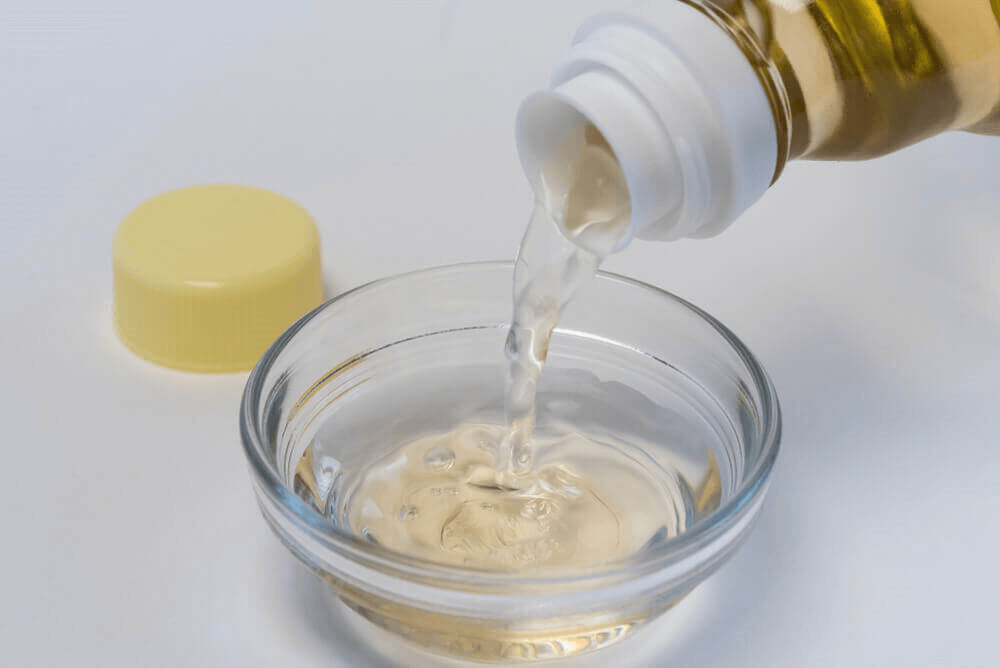 Certains pensent que faire des gargarismes avec du sel et du vinaigre peut tuer le coronavirus