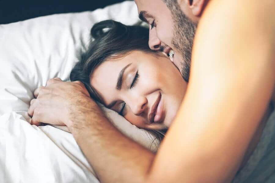 Le sexe matinal : bienfaits et conseils
