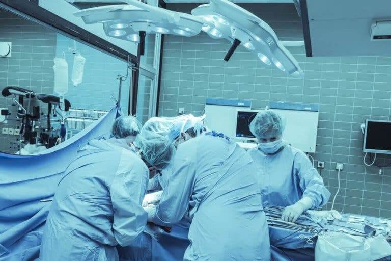 Une opération pour traiter la varicocèle