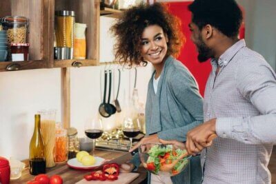 Les avantages de cuisiner en couple