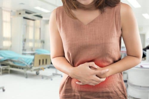 Les douleurs abdominales sont parfois le signe d'une grossesse extra-utérine