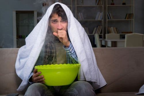 Des inhalations de vapeur pour calmer la sinusite