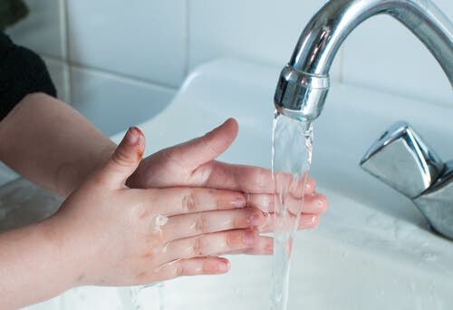 Prévenir la pneumonie en se lavant les mains