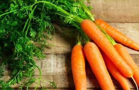 Une botte de carottes.