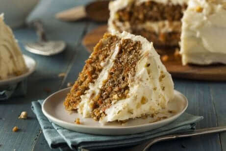 Une part de carrot cake.