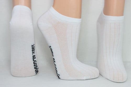 Changer de chaussettes tous les jours permet d'éviter les mauvaises odeurs de pieds